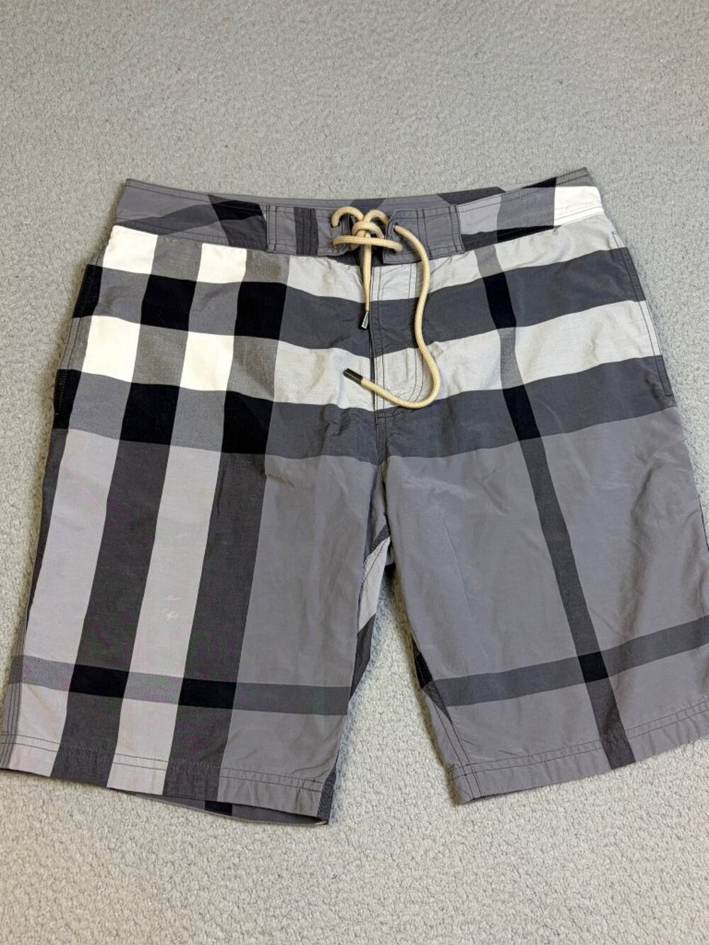 Burberry Brit Board Shorts Mens Medium Plaid Nova Check Swim Beach Designer